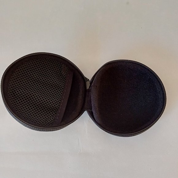 Bose SoundSport Earbuds Carry Case - Picture 2 of 4